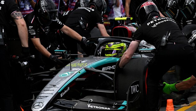 Mercedes is currently pursuing a hot lead. (Bild: APA/AFP/Paul Crock)