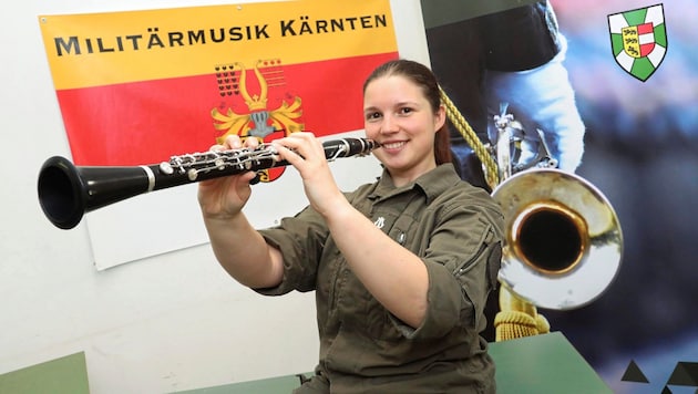Klarinettistin Katrin Podgornik aus Bleiburg verlängert ihren Dienst bei der Militärmusik Kärnten. (Bild: Uta Rojsek-Wiedergut)