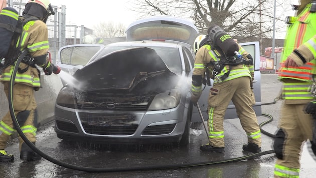 Der Fahrer blieb glücklicherweise unverletzt.  (Bild: Maurice Shourot)