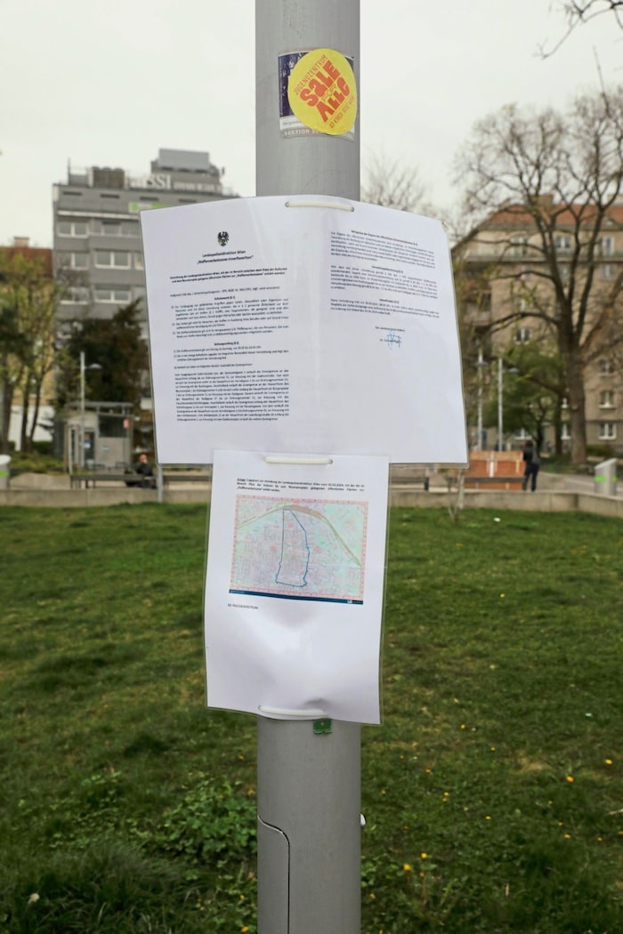 40 Tafeln informieren über die neuen Regeln.