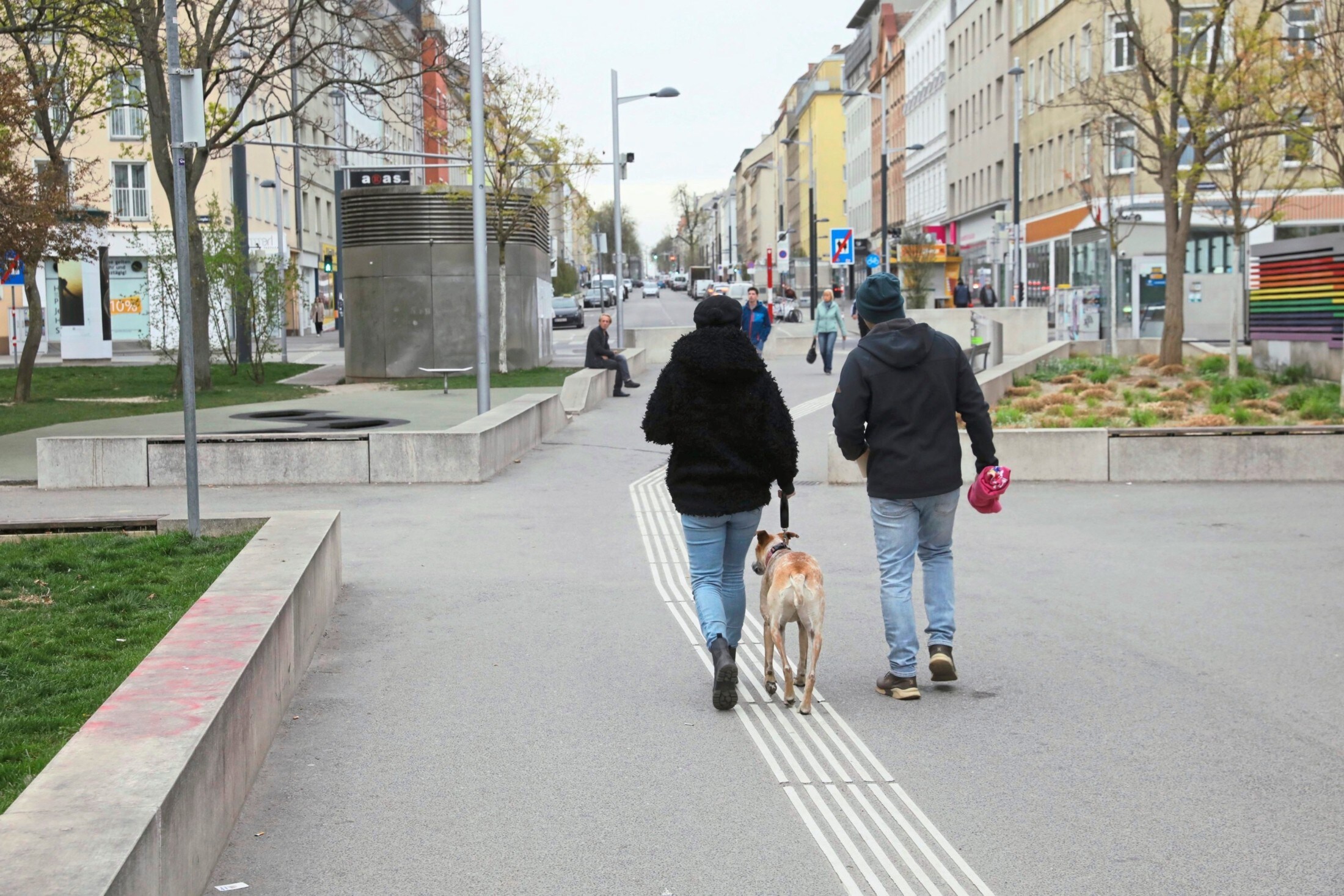 At 8 o'clock in the morning there is still very little going on at Reumannplatz (Bild: Martin Jöchl)