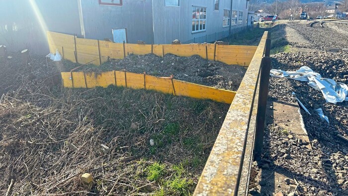 The mobile flood protection system has been in place on the banks of the Gradnitzbach for eight ...