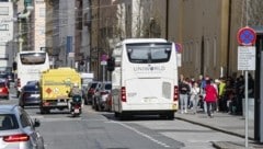 Der Busterminal in der Salzburger Paris-Lodron-Straße (Bild: Tschepp Markus)