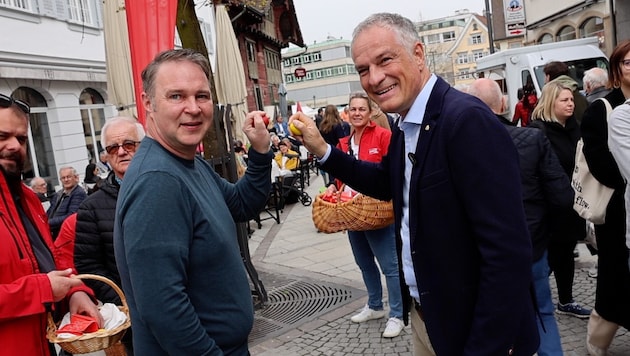 SPÖ federal party leader Andreas Babler at the egg peck with state party leader Mario Leiter. (Bild: Maurice Shourot)
