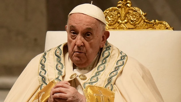 Papa Francis Vatikan'daki geleneksel Paskalya Ayininde (Bild: AP)