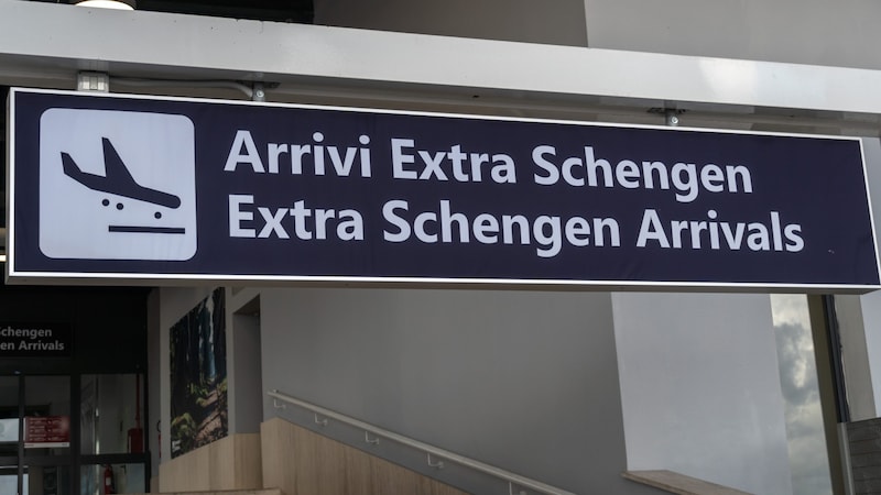 After the interim solution "Schengen Air", Romania's full membership of the border-free Schengen area is to be sealed in December. (Bild: cineberg - stock.adobe.com)