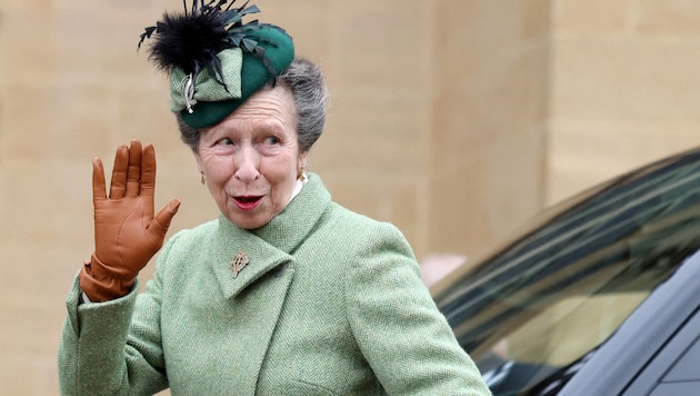 Prenses Anne'in at kazasından beş gün sonra hastaneden ayrılmasına izin verilmişti. (Bild: APA/AFP/POOL/Hollie Adams)