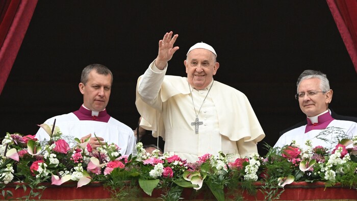 The Pope appealed for an end to wars and conflicts and for solidarity.