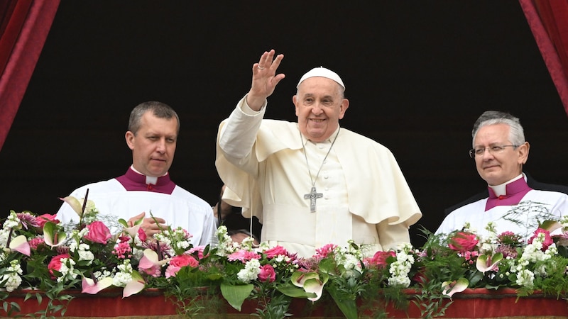 Der Papst appellierte, Kriege und Konflikte zu beenden, und auf Solidarität zu setzen.  (Bild: APA/AFP/Tiziana FABI)