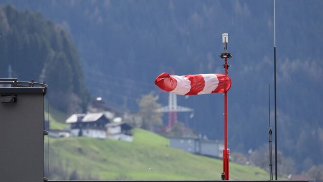 The wind is also blowing hard in Schwaz. (Bild: Manuel Schwaiger)