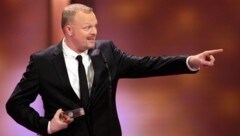 Hat sich Stefan Raab etwa zu viel vorgenommen? Dass er bis Montag die 9-Millionen-Follower-Grenze knackt, scheint unwahrscheinlich. (Bild: APA/dpa/Rolf Vennenbernd)