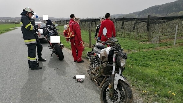 The young motorcyclist slipped on the road shoulder. (Bild: FF Hohenkogl)