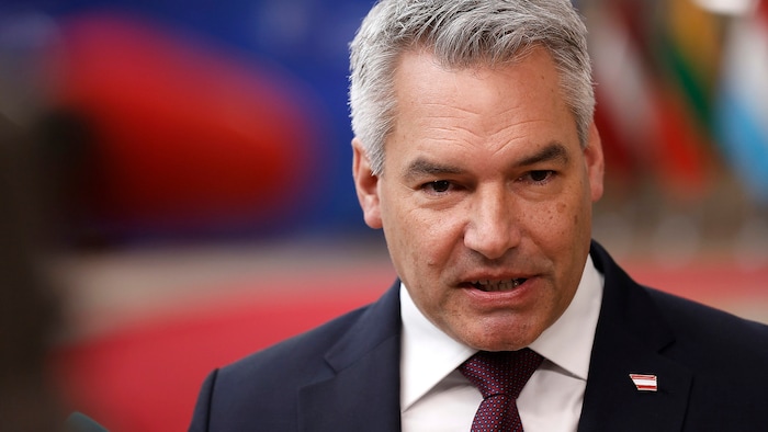 Karl Nehammer szövetségi kancellár (ÖVP) "mélyen megdöbbent".