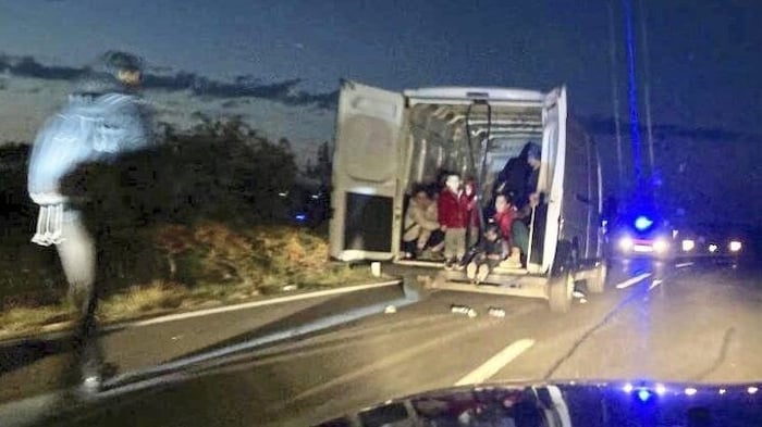 Die Schleppermafia ist mit ihren Transporten auf andere Routen ausgewichen, um den „Füchsen“ ...