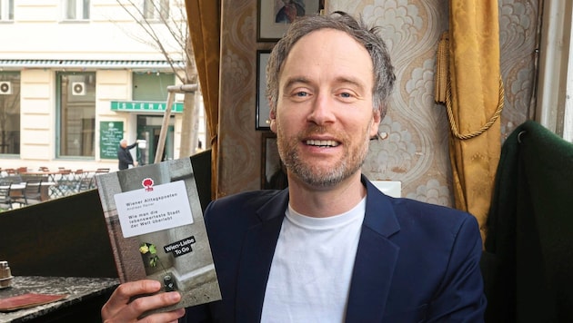 Andreas Rainer has been collecting everyday Viennese poetry for years. His new book has now been published. (Bild: Zwefo)