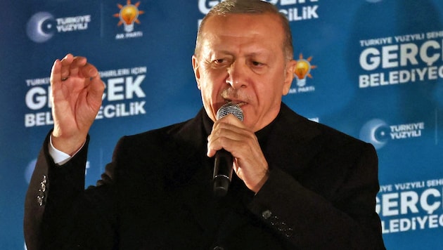 Erdogan a keserű választási vereségek után rossz passzban van. (Bild: APA/AFP/ADEM ALTAN)