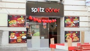 Das türkische Lokal Am Spitz sorgt für Ärger bei umliegenden Geschäftsleuten.   (Bild: Zwefo)