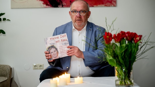 Gerhard hat seiner geliebten Alex ein Buch gewidmet (Bild: Honorar)