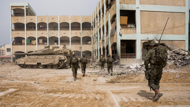 Die israelische Armee greift weiterhin Ziele im Gazastreifen an. (Bild: AFP)