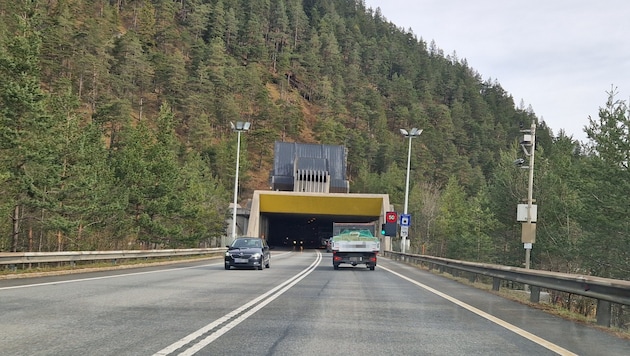 Der Lermooser Tunnel ist einer der Verkehrshotspots in Österreich. (Bild: Hubert Rauth)