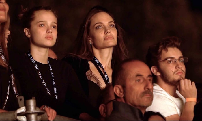 Shiloh Jolie-Pitt und Angelina Jolie bei einem Maneskin-Konzert in Rom.