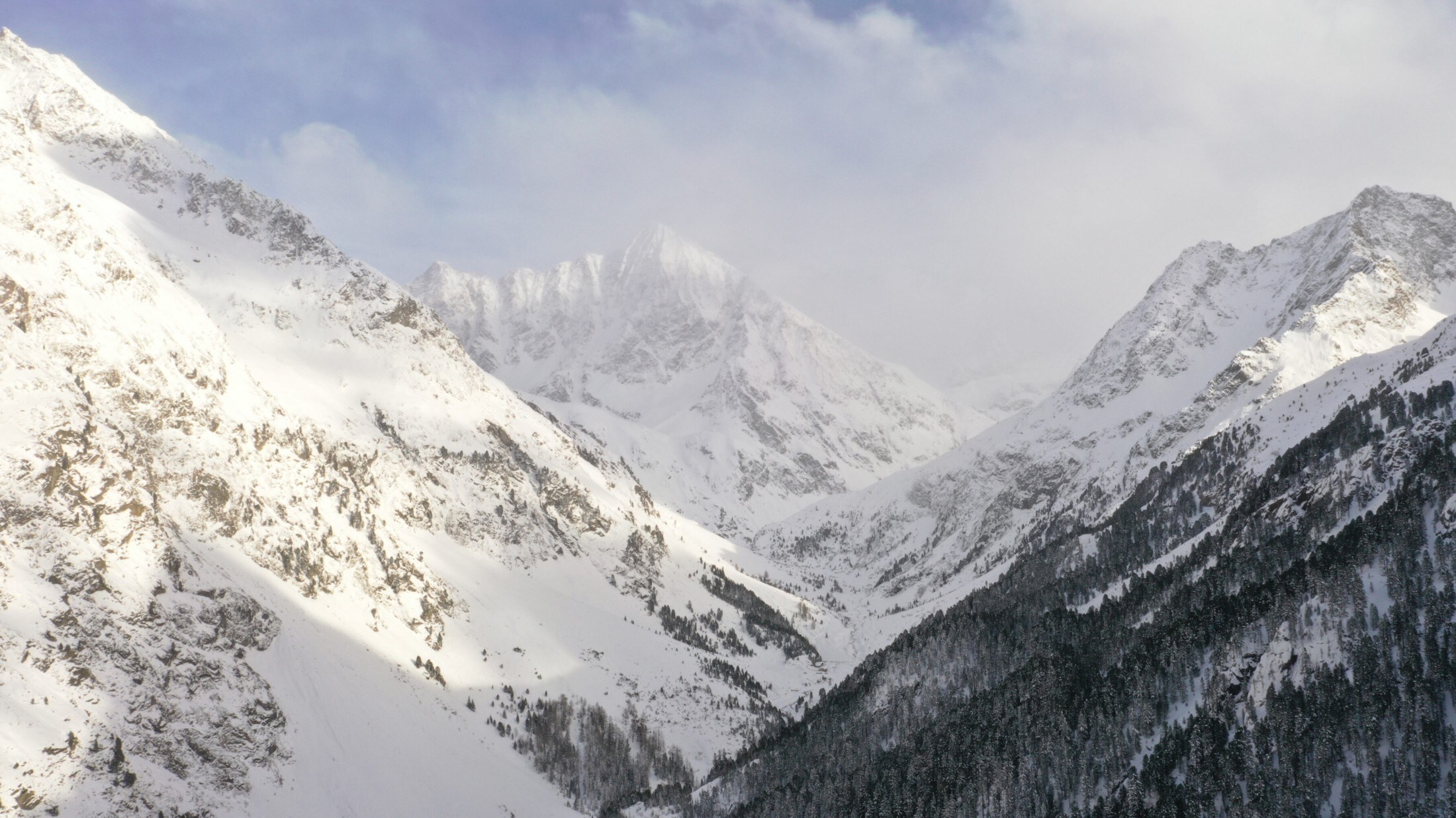 The wreckage was discovered in the Schrankogel area (center, seen from Sulztal) at 2800 meters above sea level. (archive picture) (Bild: zoom.tirol) The wreckage was discovered in the Schrankogel area (center, seen from Sulztal) at 2800 meters above sea level. (archive picture) (Bild: zoom.tirol)