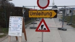 Erneut ist die Polleranlage demoliert, die Durchfahrt unmöglich. (Bild: Marktgemeinde Schattendorf)