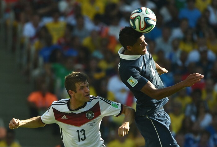 Raphael Varane (r.) im WM-Viertelfinale 2014 gegen Deutschland