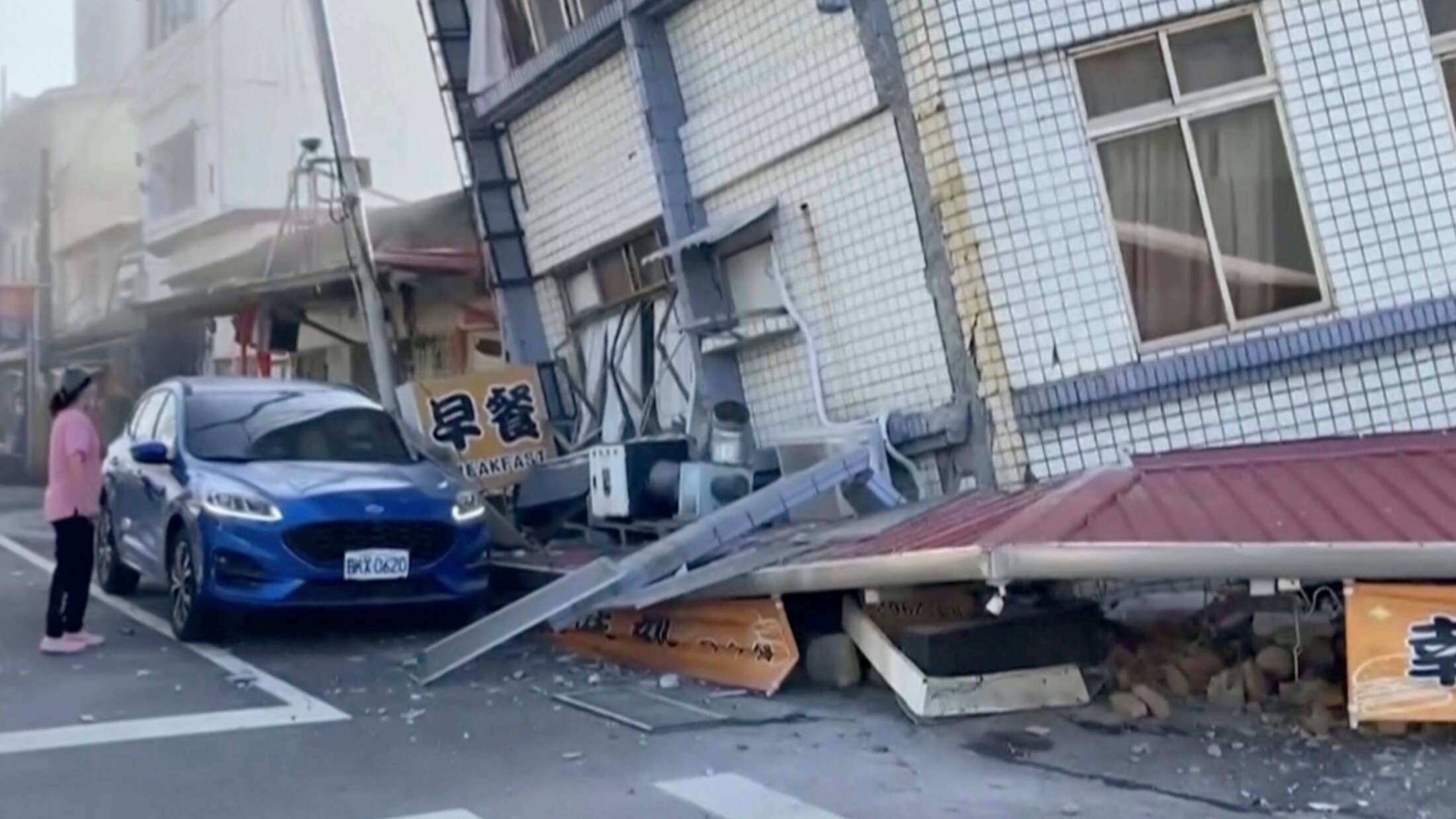 Ein zerstörtes Haus in Hualien (Bild: AP) Ein zerstörtes Haus in Hualien (Bild: AP)