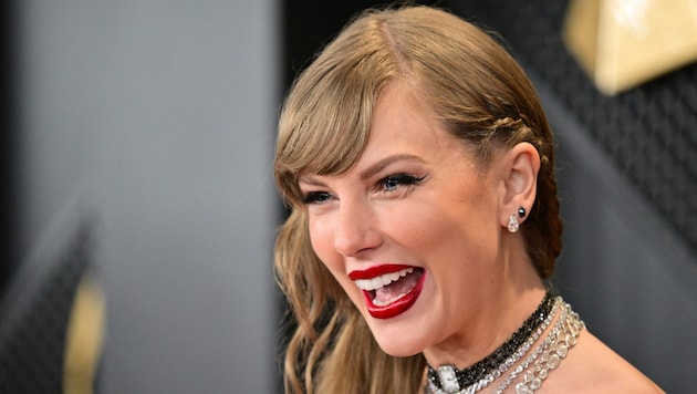 Swift sadece müzik ve performanslarından elde ettiği gelirle milyarder olmuştur. (Bild: APA/AFP/Robyn BECK)
