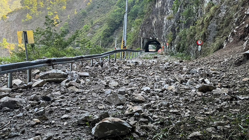 Steinschlag in Taichung (Bild: AFP)