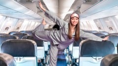 Mit den richtigen Tricks und Tipps kann man sich auch im Flugzeug gut ausruhen.