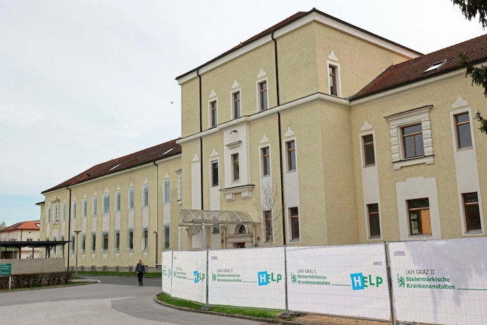 Der historische Gebäudetrakt der psychiatrischen Klinik stammt aus dem 19. Jahrhundert und wird ...