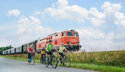 Der bei vielen Ausflüglern beliebte Reblaus Express ist im Juli wieder öfter unterwegs. (Bild: weg-erbuer.com)