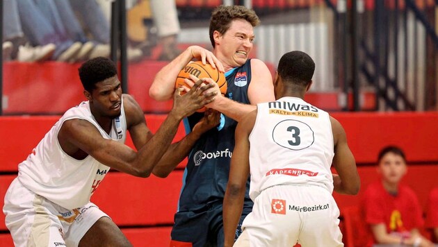 Philipp D‘Angelo (Mitte) und die Timberwolves klammern sich an die letzte Hoffnung. (Bild: GEPA pictures)