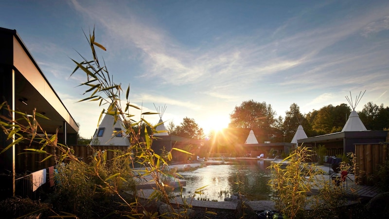 Unvergesslich für Jung und Alt: Übernachten in der Tipi-Suite. (Bild: Ikuna Naturresort)