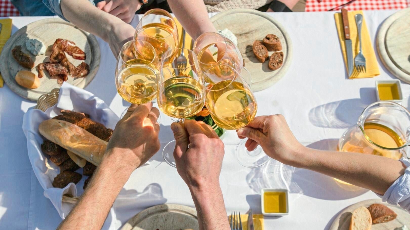 Cider tastings &amp; pear tree blossom in view (Bild: schwarz-koenig.at)