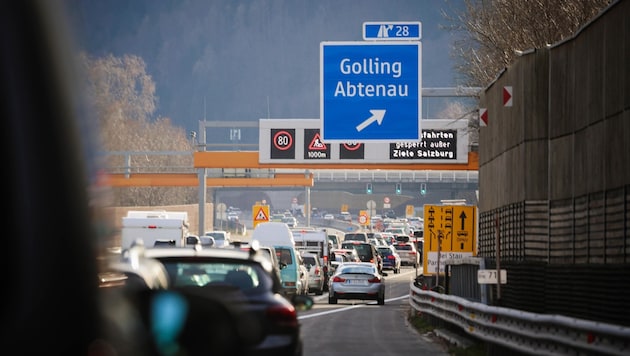 Tünel inşaat alanı, yön değiştirme trafiği de dahil olmak üzere trafik sıkışıklığı sorununu daha da kötüleştirmektedir. (Bild: Scharinger Daniel)