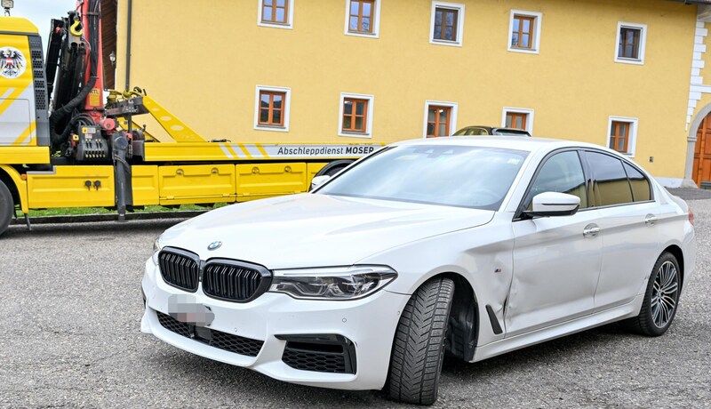 A BMW impounded on the highway (Bild: Dostal Harald)