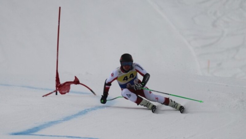 Ex-Speedass und Ex-Skicrosser Fredi Berthold zeigte, dass er (fast) nichts verlernt hat... (Bild: Peter Weihs/Kronenzeitung)