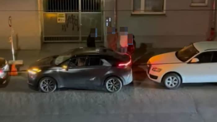Bis 4 Uhr Früh dauerte das Treffen der jungen Autofans an Ostern. Frauen sollen beim Vorbeigehen von den Lenkern angehupt worden sein.