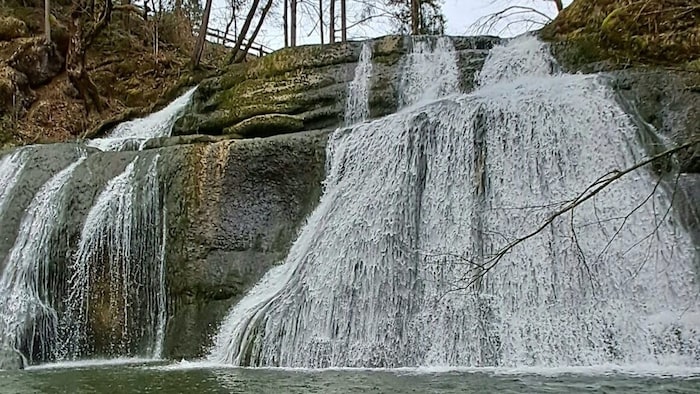 Der zweistufige Wasserfall in der Parzelle Eibele.