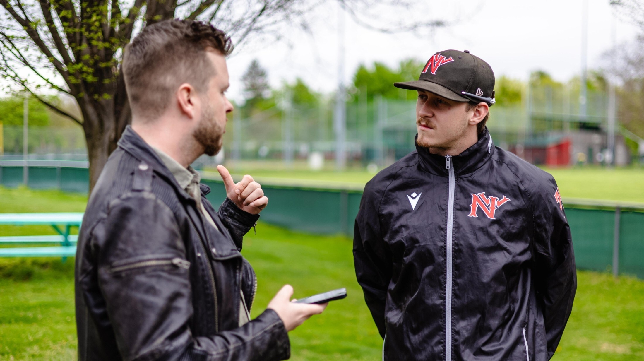 Ducks pitcher Faulhaber (right) &amp; Co. aim to defend their title (Bild: urbantschitsch mario)
