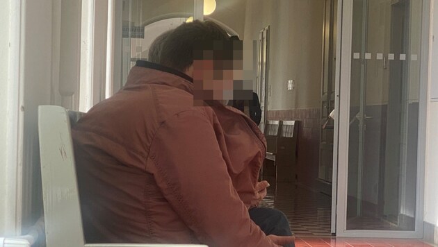 The 34-year-old Hungarian is said to have brutally abused and humiliated his girlfriend for years. (Bild: Chantal Dorn, Krone KREATIV)