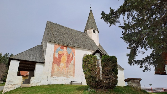 Ein Emmausgang führt am Ostermontag von St. Veit, vom Nußberg (9.30 ) auf den Lorenziberg, wo um ...