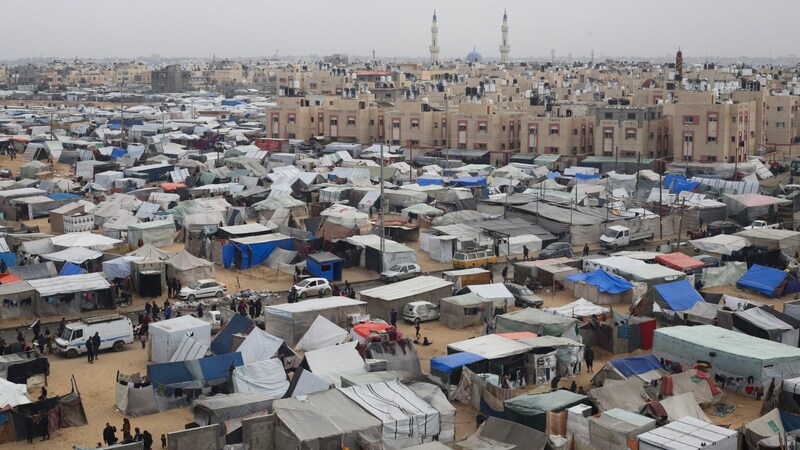 Notunterkünfte in Rafah (Bild: AP)