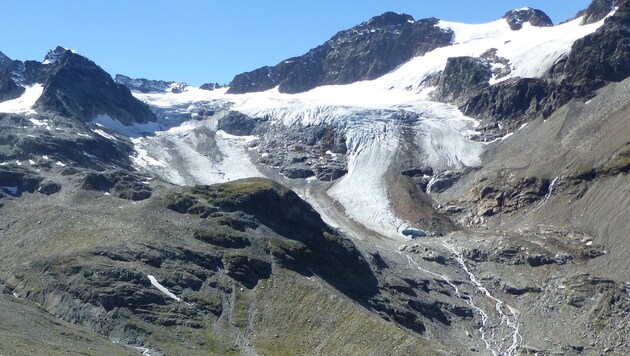 Researchers sounded the alarm in April: an enormous loss of length was detected on Austria's largest glacier, the Pasterze. (Bild: OeAV Gletschermessdienst)