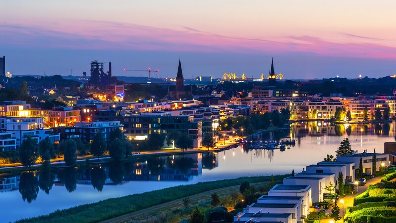 Ein Mann wurde am Donnerstagabend am Dortmunder Hafen getötet. (Bild: Oleksiy Mark, stock.adobe.com)