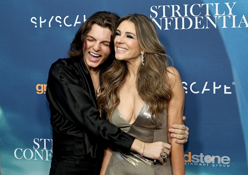 Liz Hurley und ihr Sohn hätten eine „zwillingsähnliche Verbindung“, wie sie in einem Interview verriet. (Bild: APA/Getty Images via AFP/GETTY IMAGES/Jamie McCarthy)