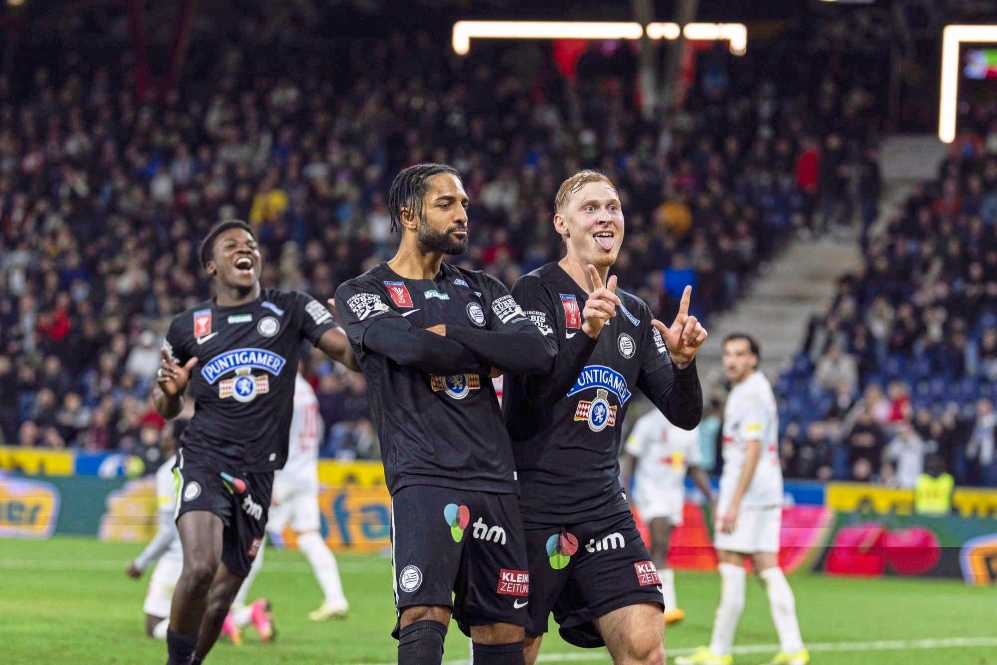 Geyrhofer (r.) jubelte zuletzt mit Sturm über den Einzug ins Cup-Finale. (Bild: GEPA pictures)